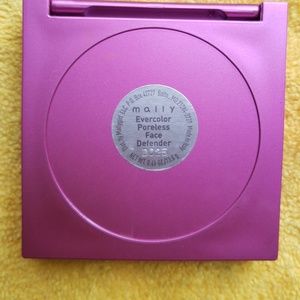 Mally Poreless Face Defender